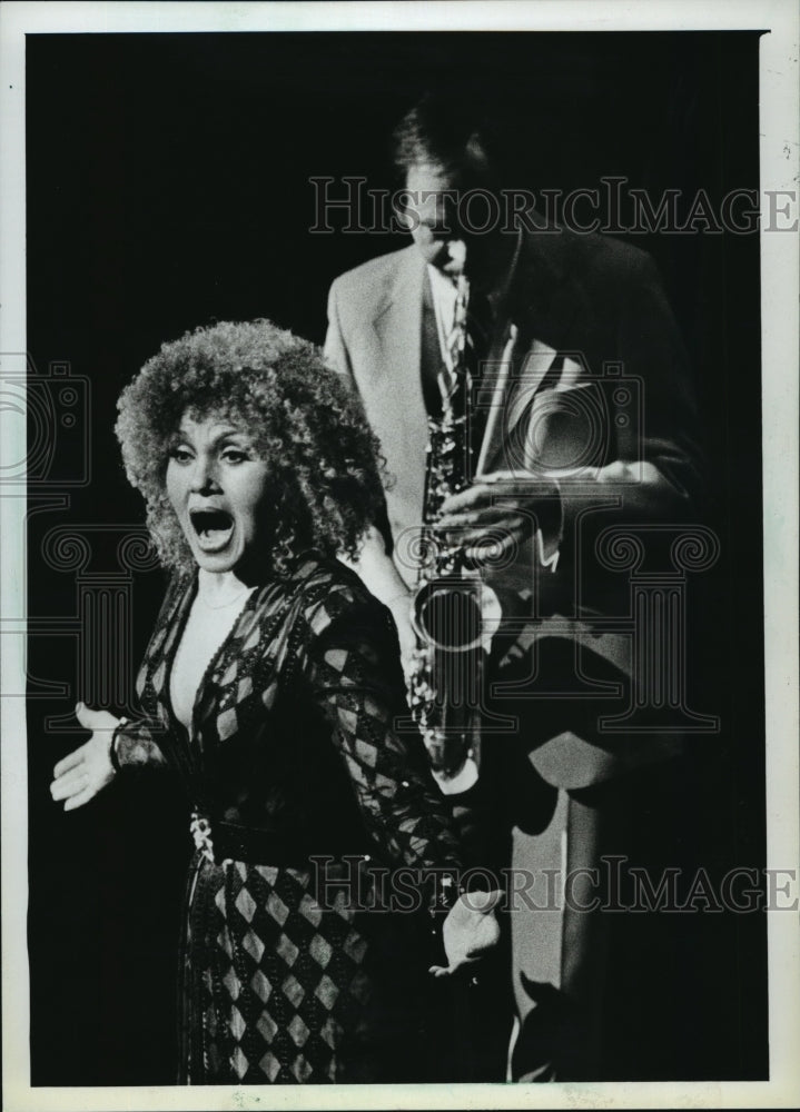 1984 Press Photo Singer Cleo Laine in concert with her husband John Dankworth- Historic Images