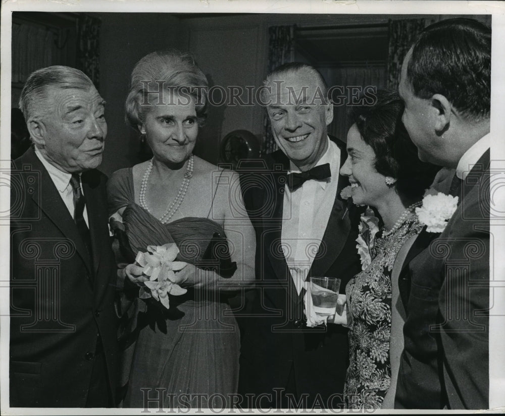 1966 Press Photo Chancellor and Mrs. J. Martin Klotsche as guests of honor- Historic Images