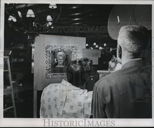 1963 Press Photo Carol Deltman, Mrs James Ballard Krohn, Miss Tall America- Historic Images