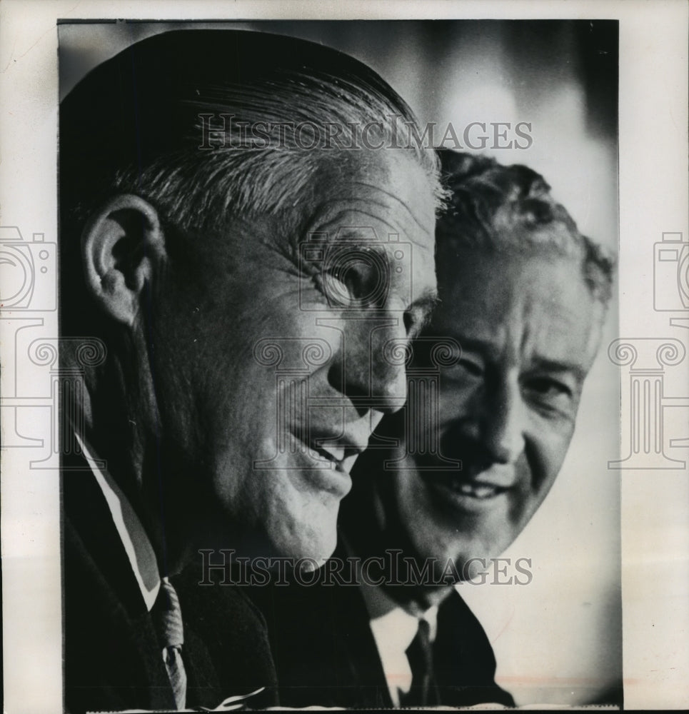 1965 Press Photo Gov. George Romney &amp; Gov. Knowles at state conference- Historic Images