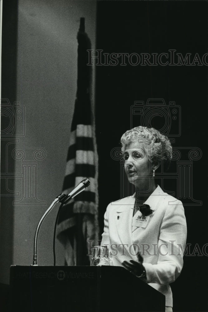 1961 Press Photo Helen Knudson, Governor&#39;s Conference on Jobs- Historic Images