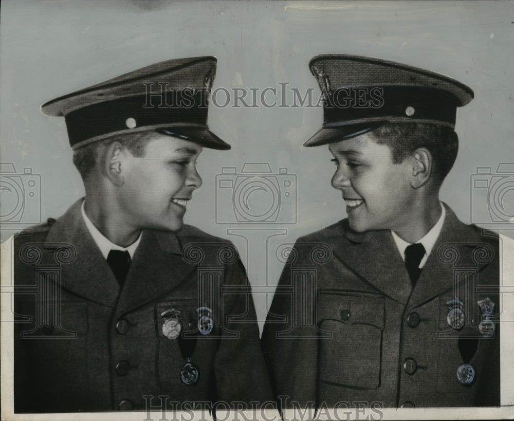 1942 Press Photo Robert &amp; John Hicks IV twin grandson Dr &amp; Mrs Francis B McMahon- Historic Images