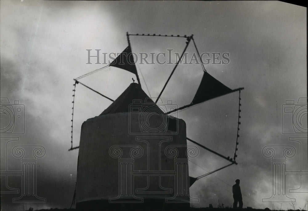 1949 Press Photo A windmill in Portugal with it&#39;s sails removed - mja35199- Historic Images