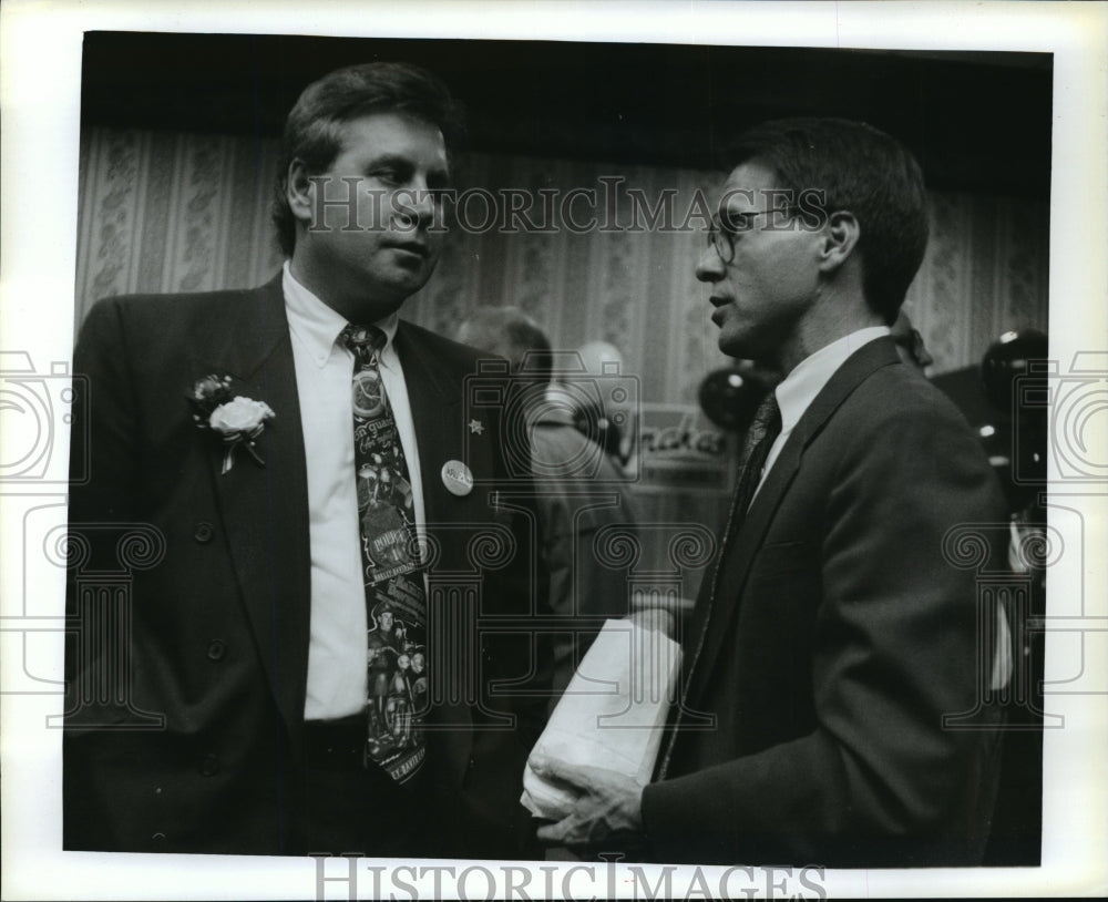 1994 Press Photo William Kruziki, Sheriff and Paul Bucher, D.A.; post-election- Historic Images