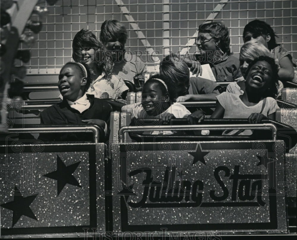 1985 Press Photo State Fair Park in West Allis the youngsters ride Falling Star.- Historic Images