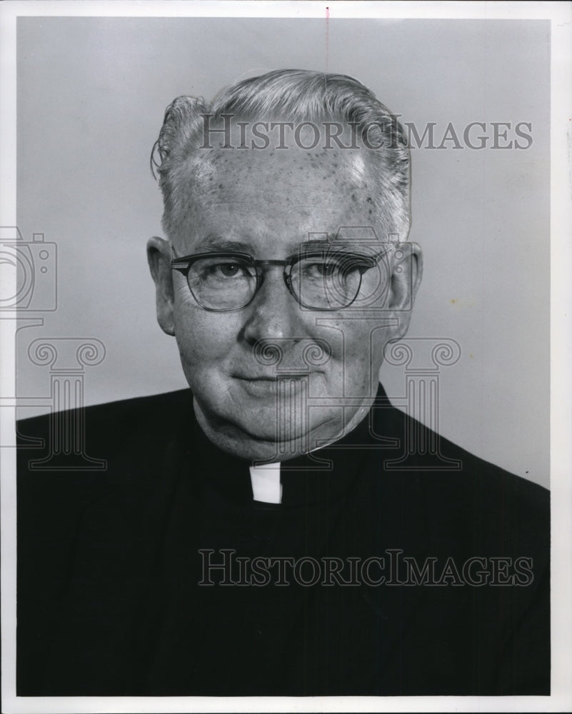 1961 Press Photo Father Kortendick, Head of Catholic University Library Science- Historic Images