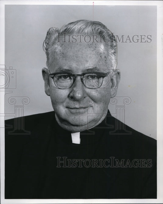1961 Press Photo Father Kortendick, Head of Catholic University Library Science- Historic Images