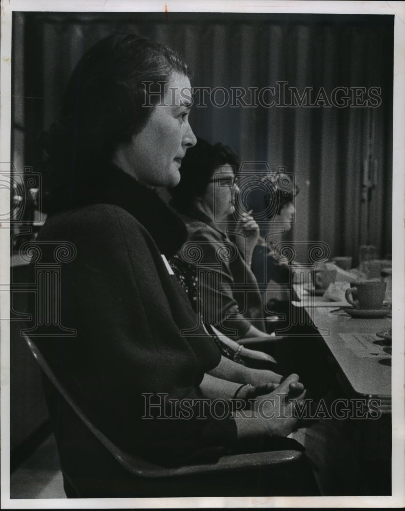 1962 Press Photo Mrs. Philip Kuehn Sitting with Wives of Two Candidates- Historic Images