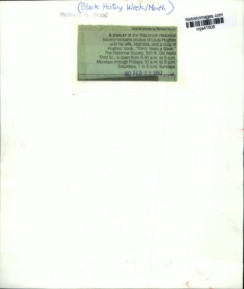 Load image into Gallery viewer, 1993 Press Photo A Display at the Wisconsin Historical Society contains photos.
