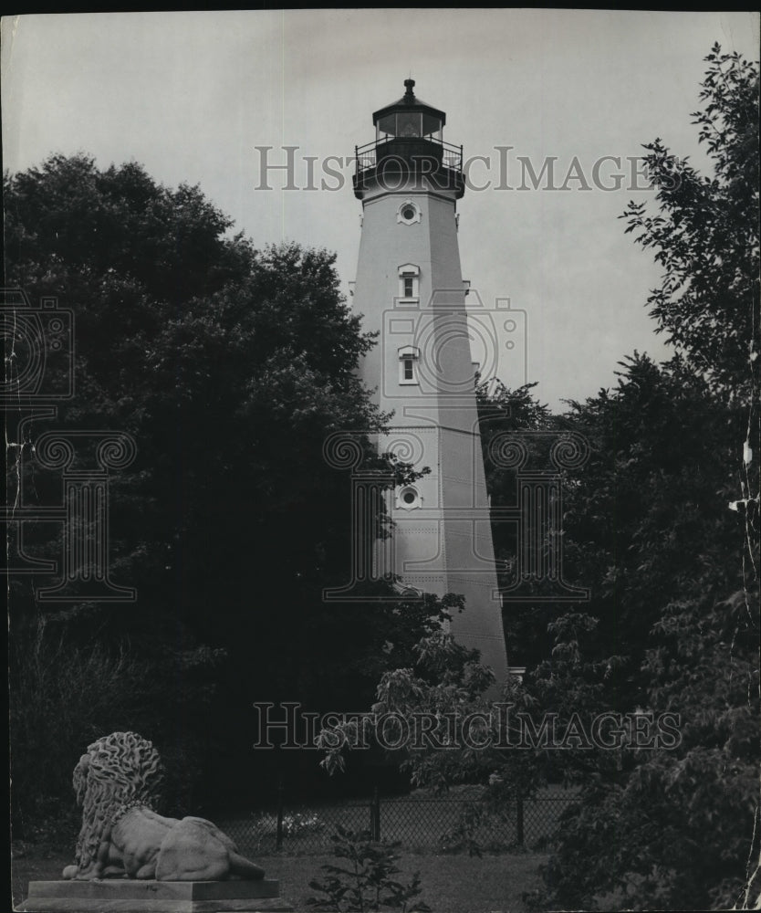 1952 Press Photo Old Coast Guard Lighthouse At Lake Park- Historic Images