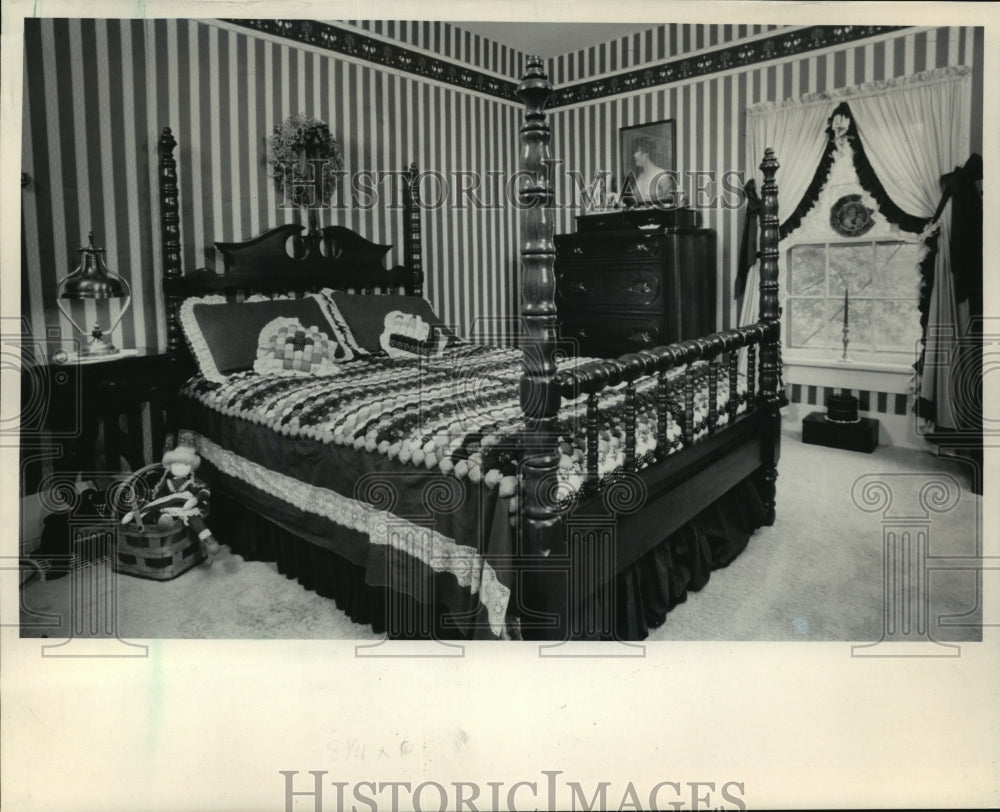 1985 Press Photo The Magnussens&#39;s Bedroom At Lake Mills, Wisconsin - mja42888