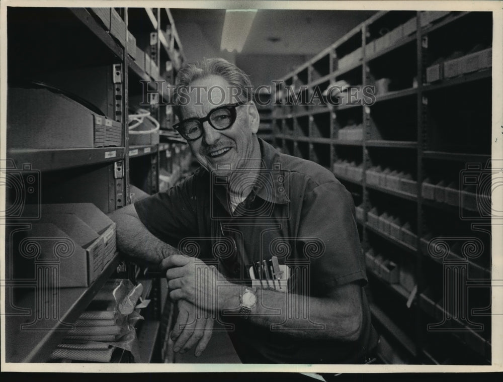 1984 Press Photo Fred Willerton Retires from Briggs & Stratton - mja43013