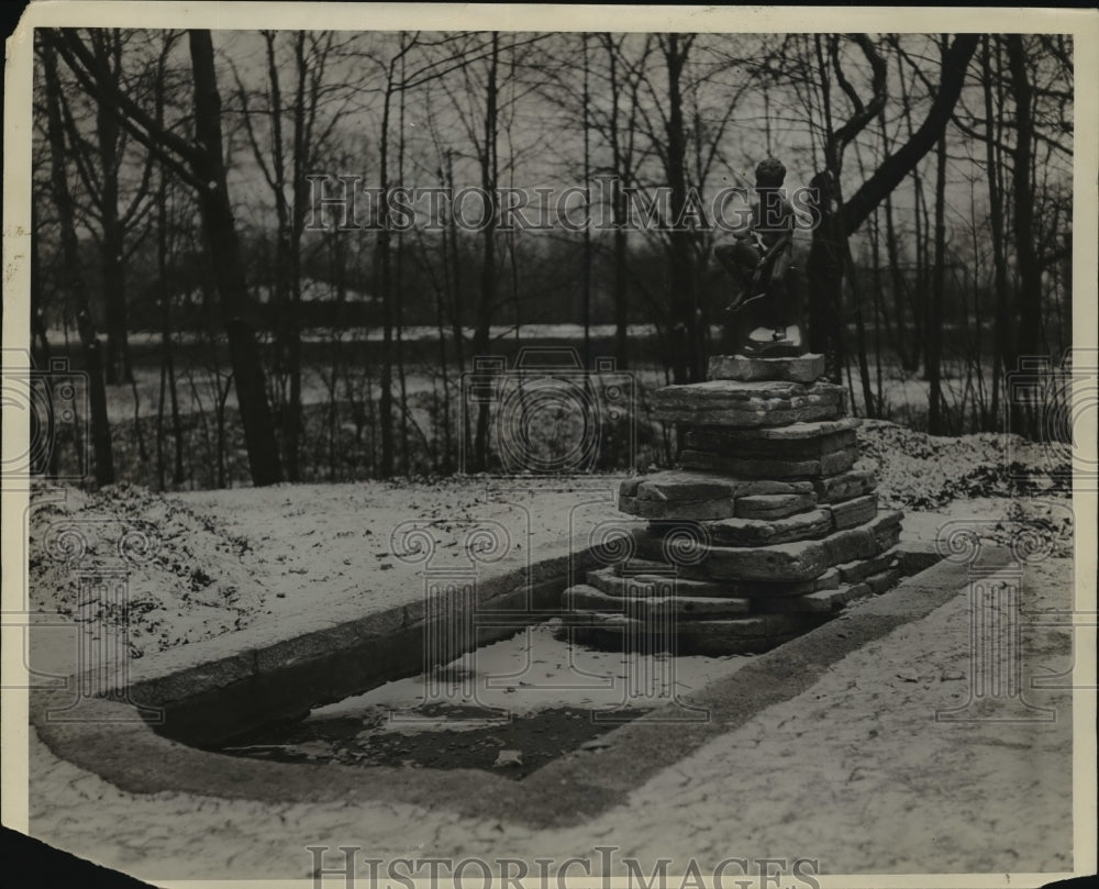 1928 Press Photo View of Bronze fountain figure by Girolamo Piccoli at Lake Park- Historic Images