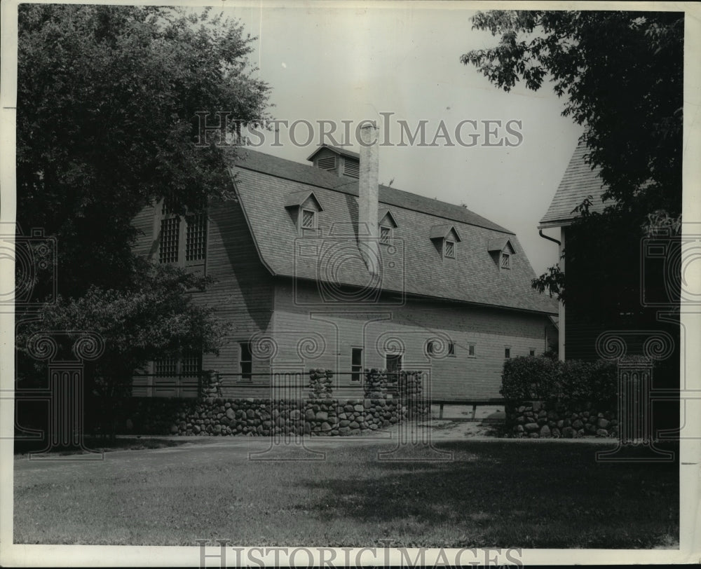 1943 Press Photo Lawsonian Horse Barn which Housed Around a Dozen Horses.