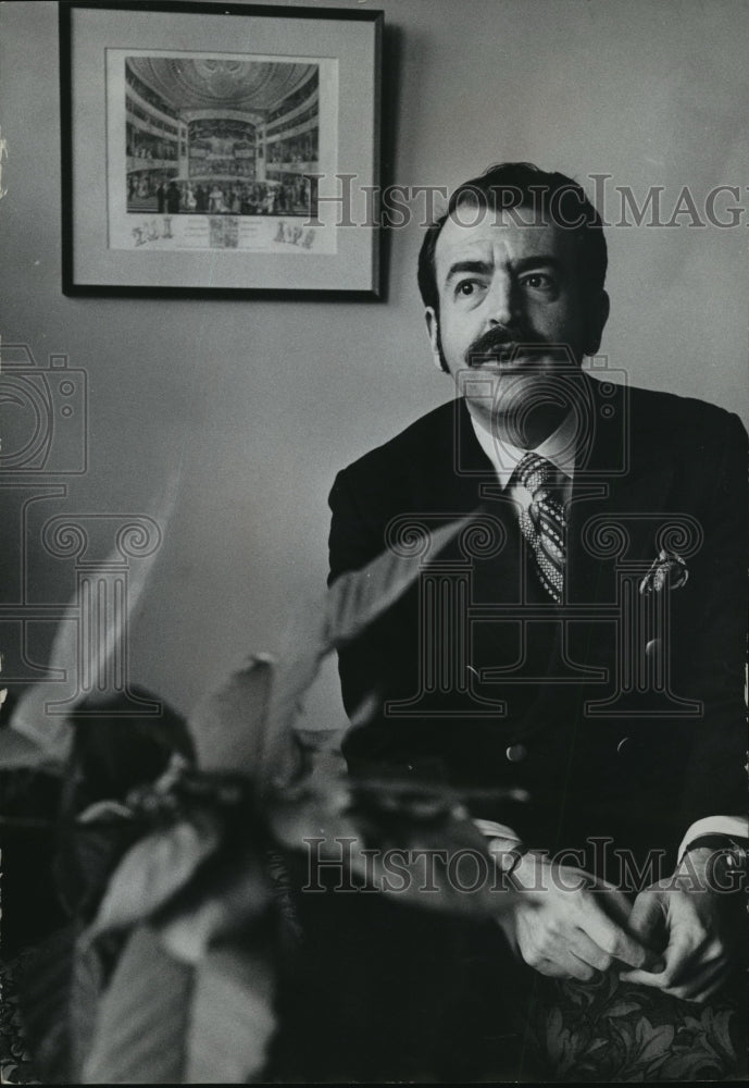 1971 Press Photo Tunc Yalman, Director Of The Milwaukee Repertory- Historic Images