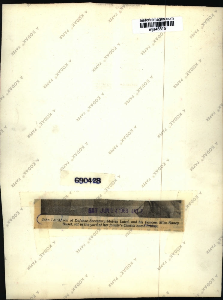 1969 Press Photo John Laird With Fiancee Miss Nancy Huset At Her Family's Home