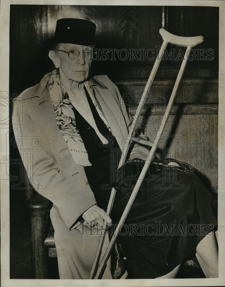 1956 Press Photo Dr. Alice Lindsay Wynekoop at the Circuit Court in Chicago- Historic Images