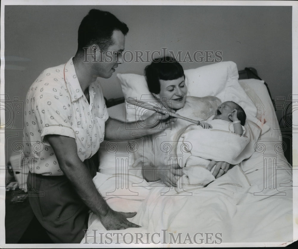 1955 Press Photo Eddie Mathews Gives A Baseball Bat To His Newborn Son, Edwin Jr- Historic Images