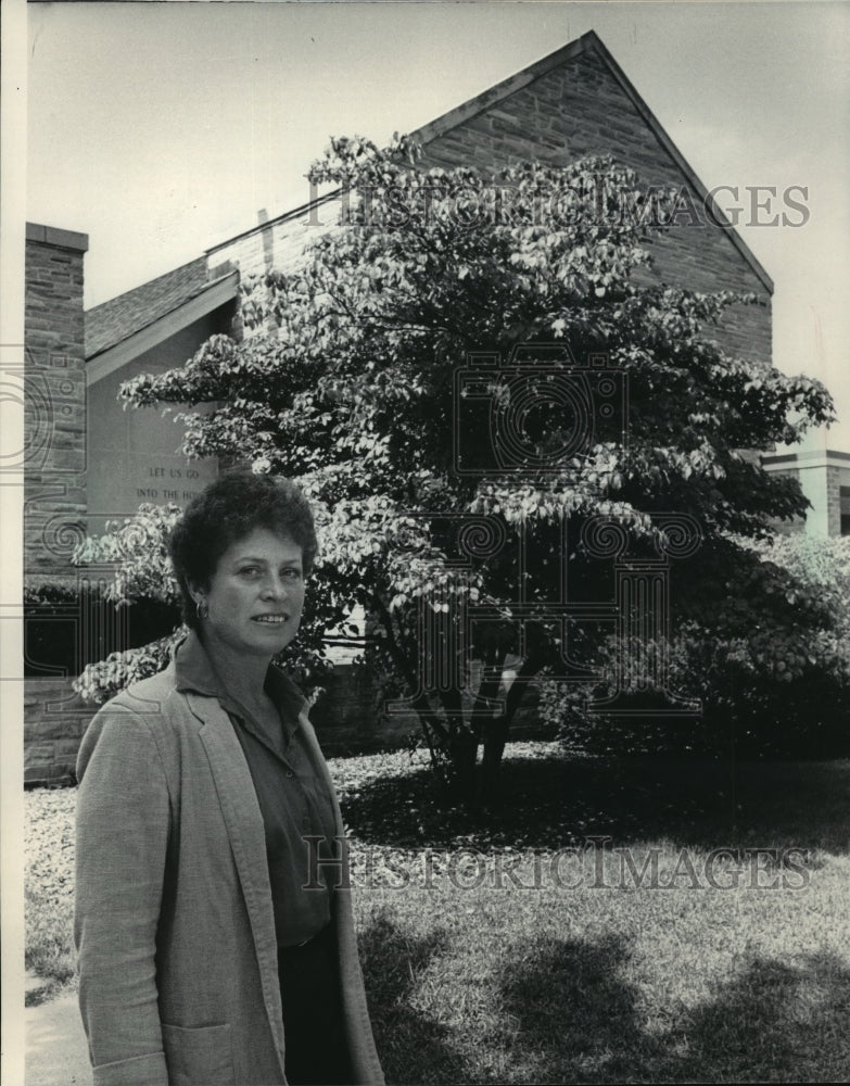 1985 Press Photo Carol K. Bangs, President of the Wisconsin Chapter of Landscape