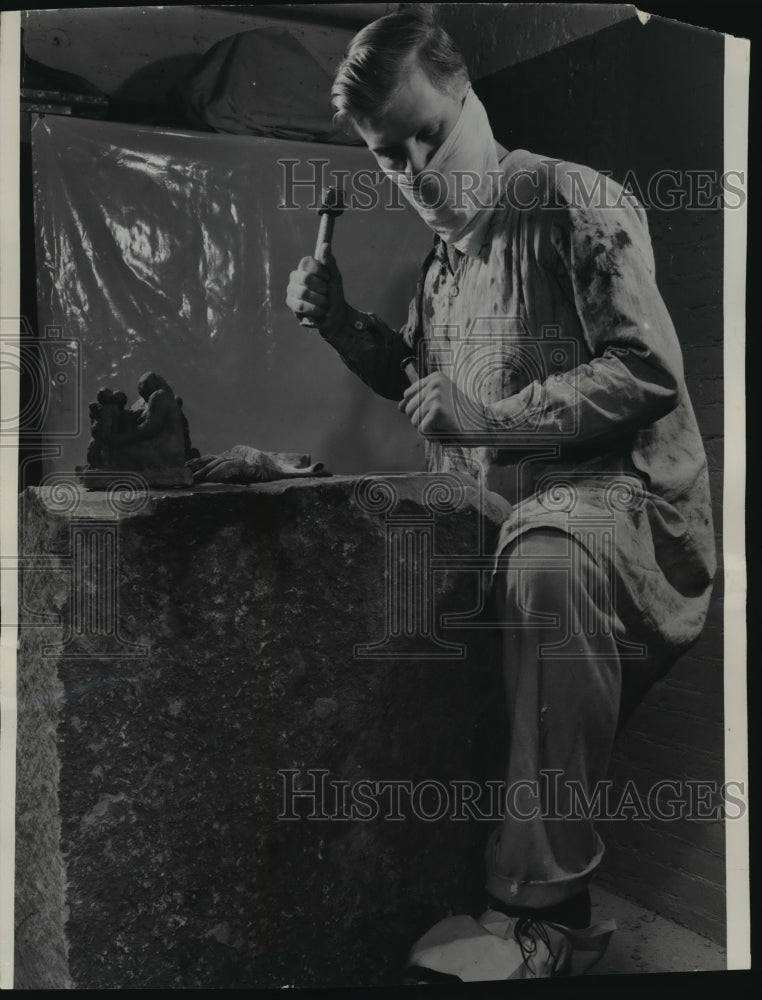 1939 Press Photo Layton Art School Student Alan Locke - mja46843- Historic Images