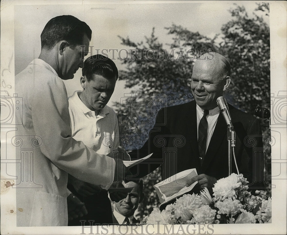 1961 Press Photo Bob Goalby and Gay Brewer tie for 2nd place in golf tournament- Historic Images