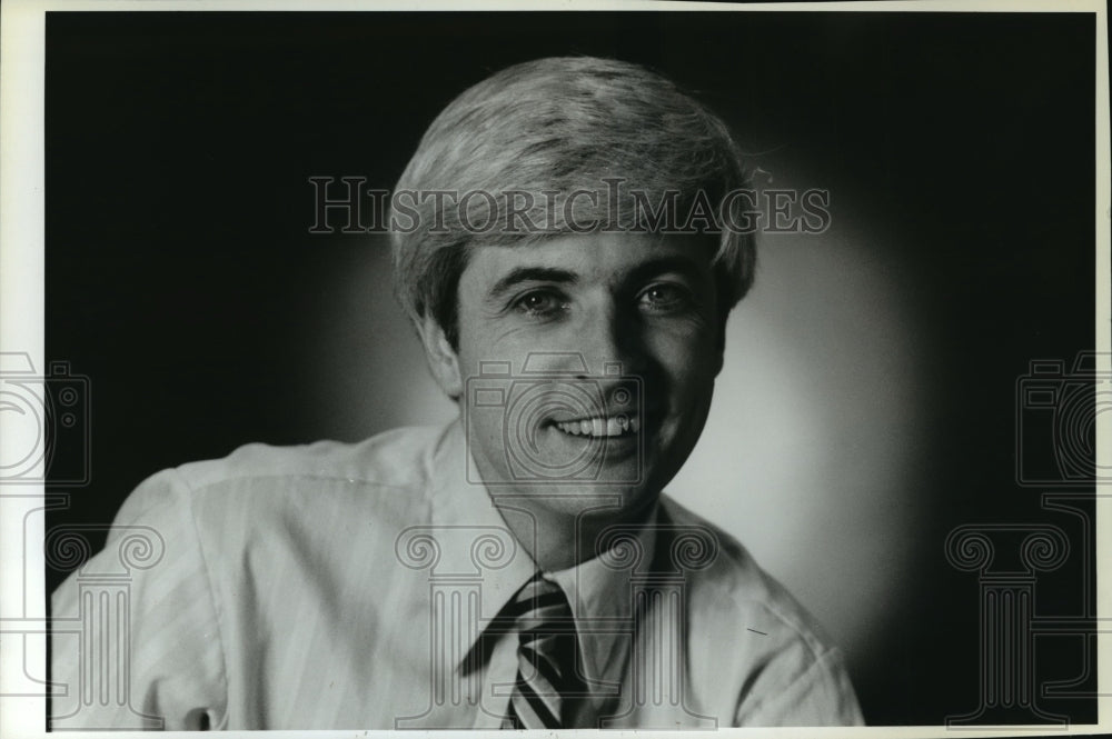 1988 Press Photo Baltimore Sun Columnist Bill Carter Was Interviewed By Rivera- Historic Images