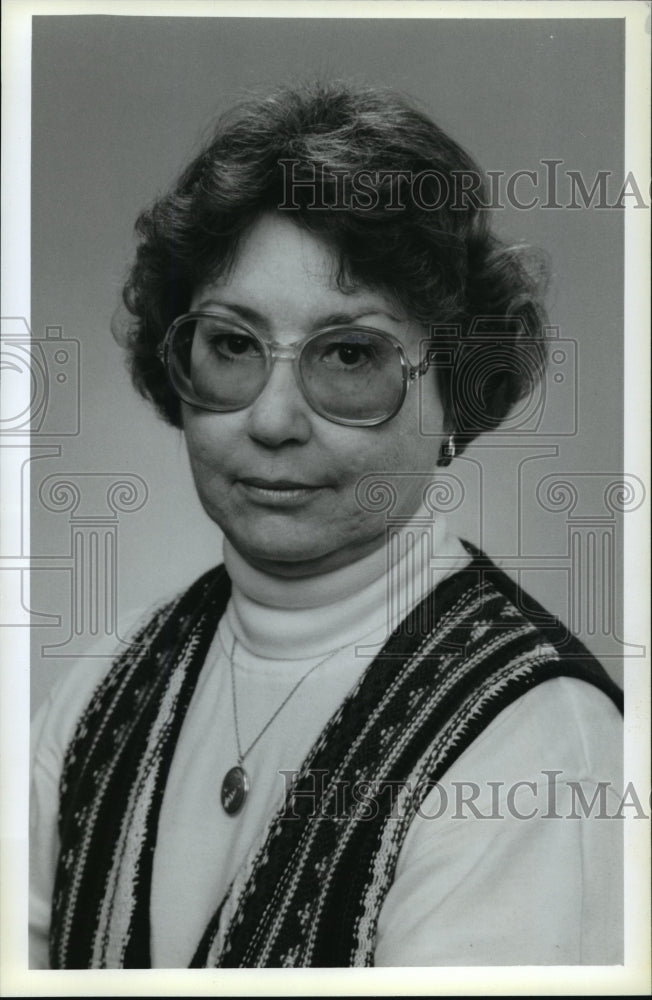 1994 Press Photo Kathleen Caveney, Candidate for the Whitnall School Board- Historic Images