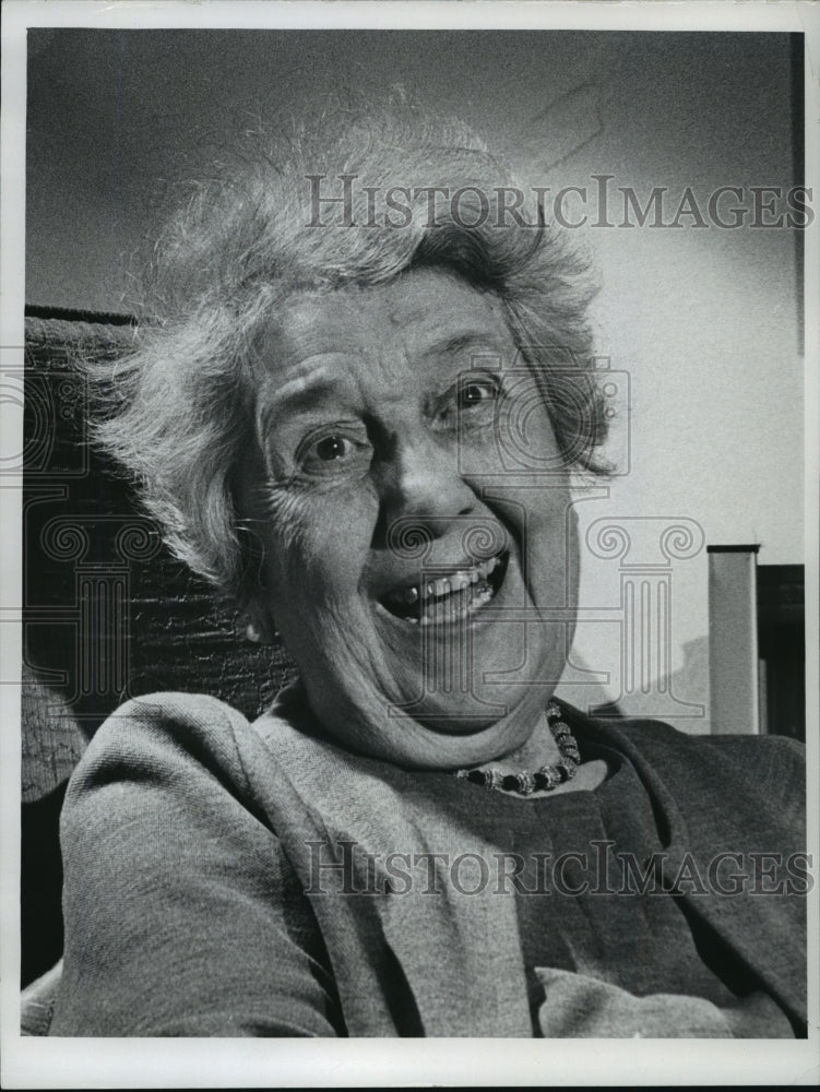 1975 Press Photo Louise Cattoi Retired Journal Reporter, Deceased- Historic Images