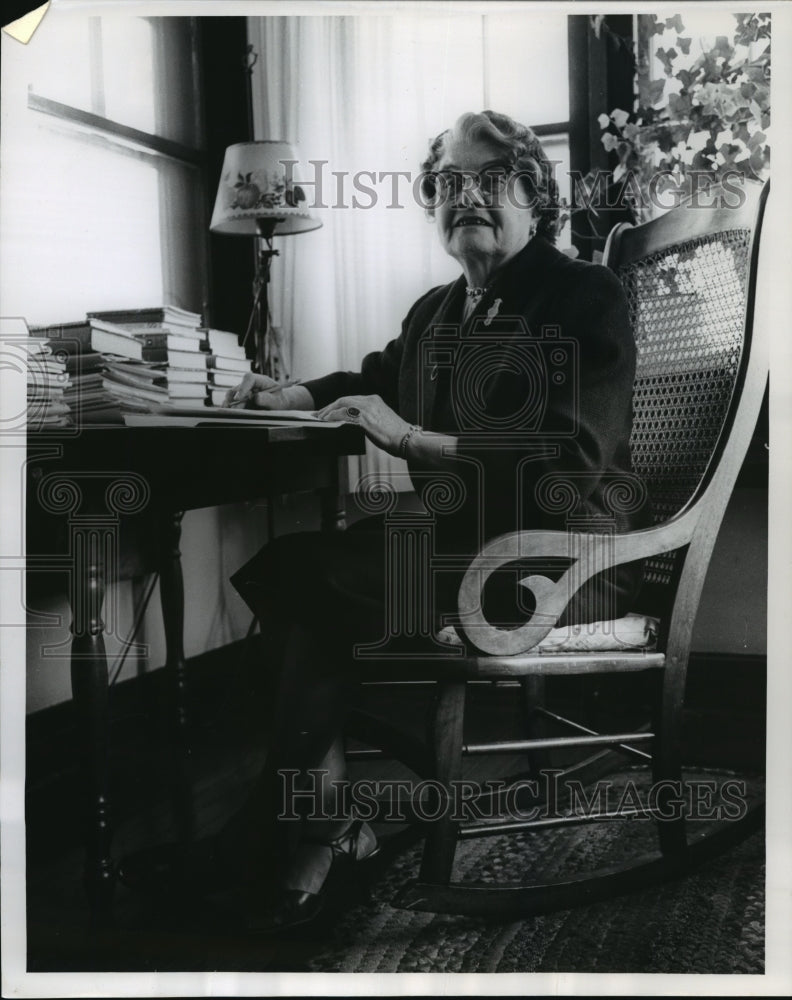 1962 Press Photo Gladys Borchers, Professor at University of Wisconsin- Historic Images