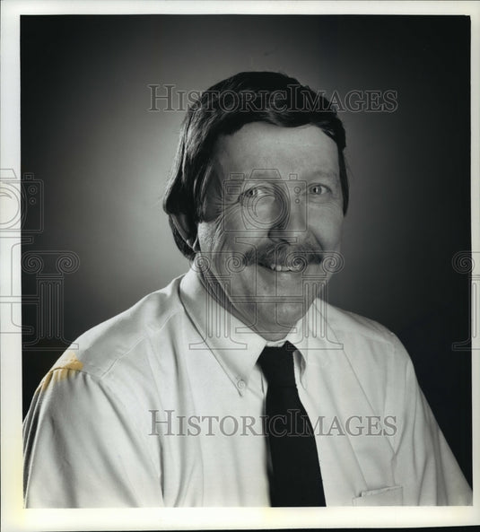 Press Photo George Chobot - mja50142
