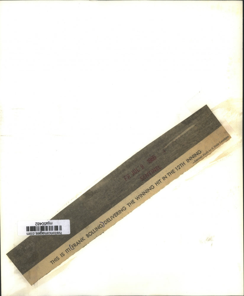 1965 Press Photo Baseball's Frank Bolling delivering winning hit in 12th inning