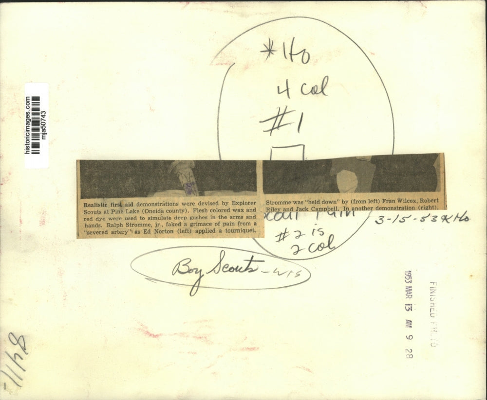 1953 Press Photo Wisconsin Boy Scouts observe first aid demonstrations