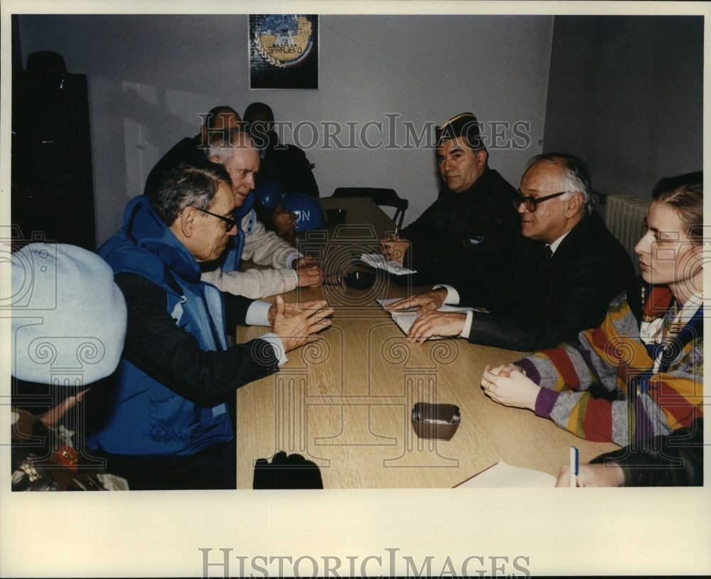 1992 Press Photo General Boutros Boutros-Ghali &amp; Serb officials in Sarajevo- Historic Images