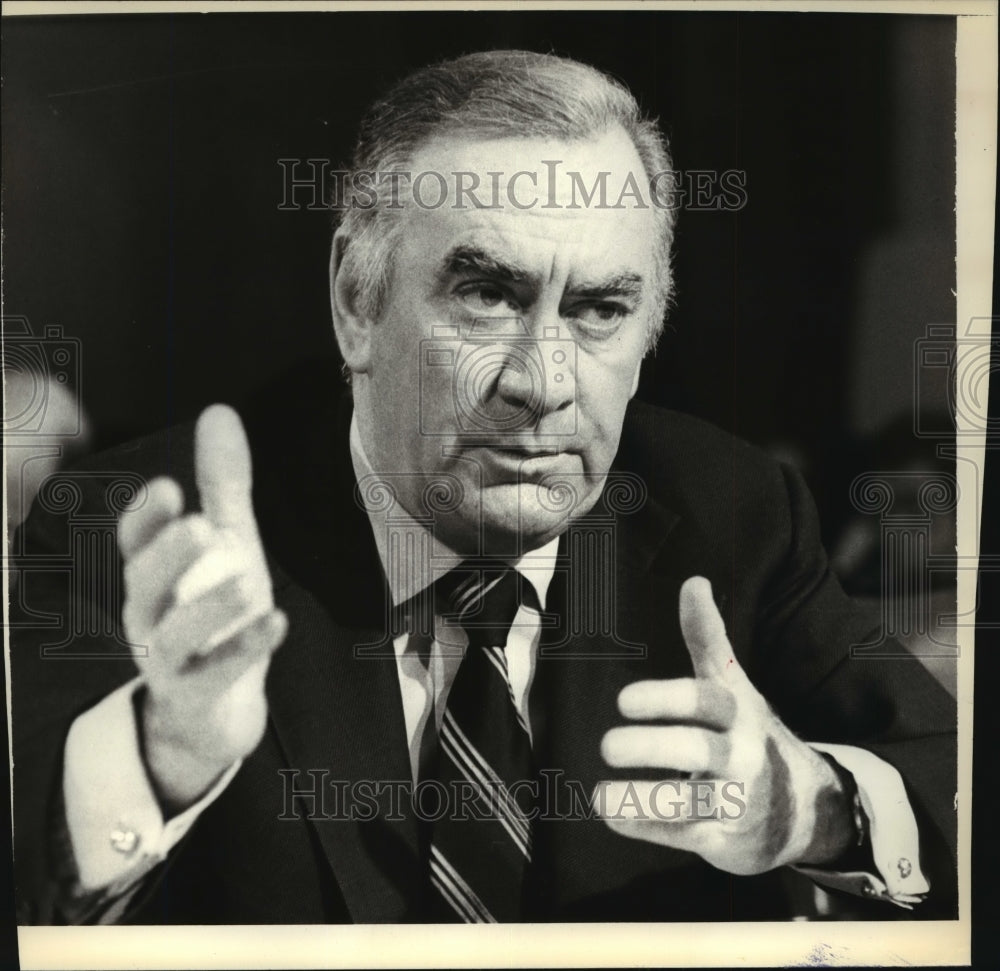 1978 Press Photo New York Governor Hugh Carey at Senate Banking, Washington