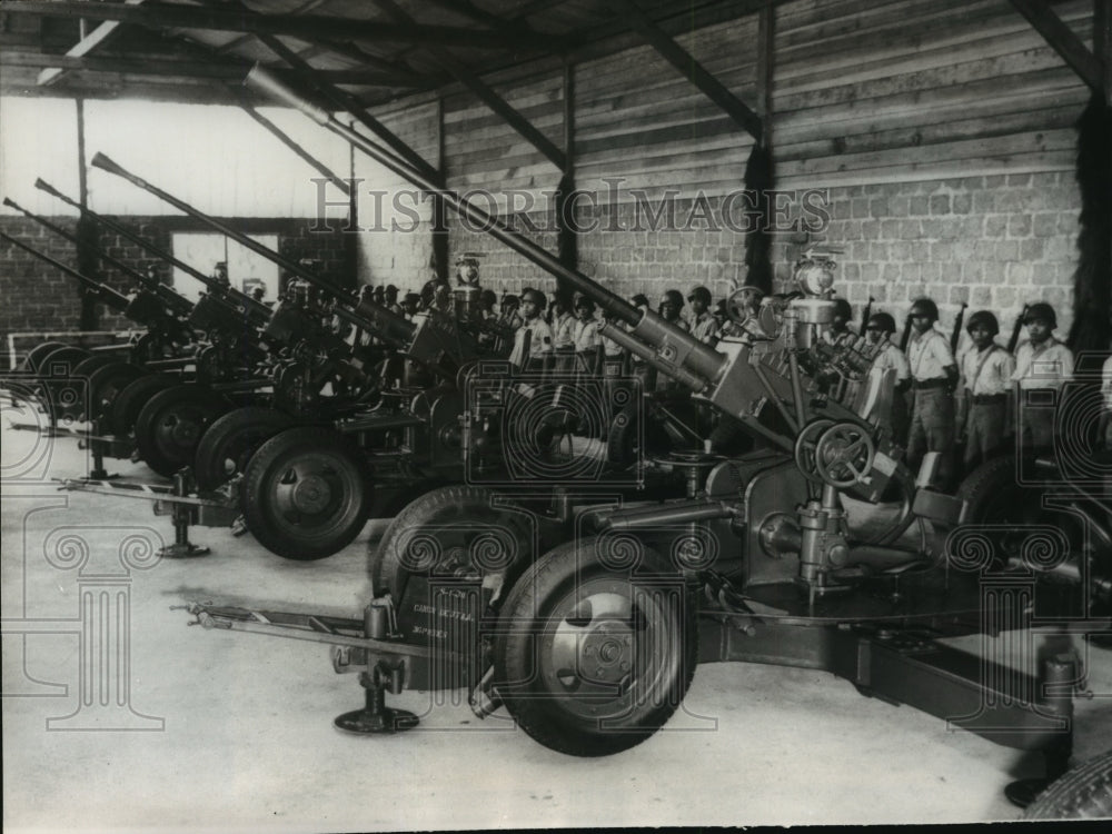1965 Press Photo Anti-aircraft batteries on display at Phnom Penh, Cambodia