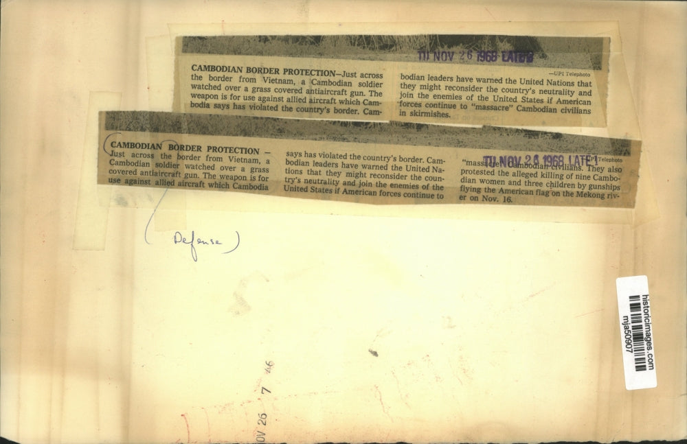 1968 Press Photo Cambodian soldier guards anti-aircraft gun near Vietnam border