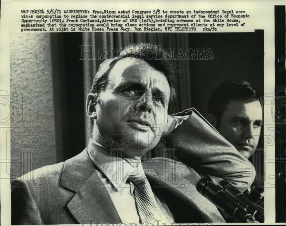 1971 Press Photo Frank Carlucci, director of Office of Economic Opportunity- Historic Images