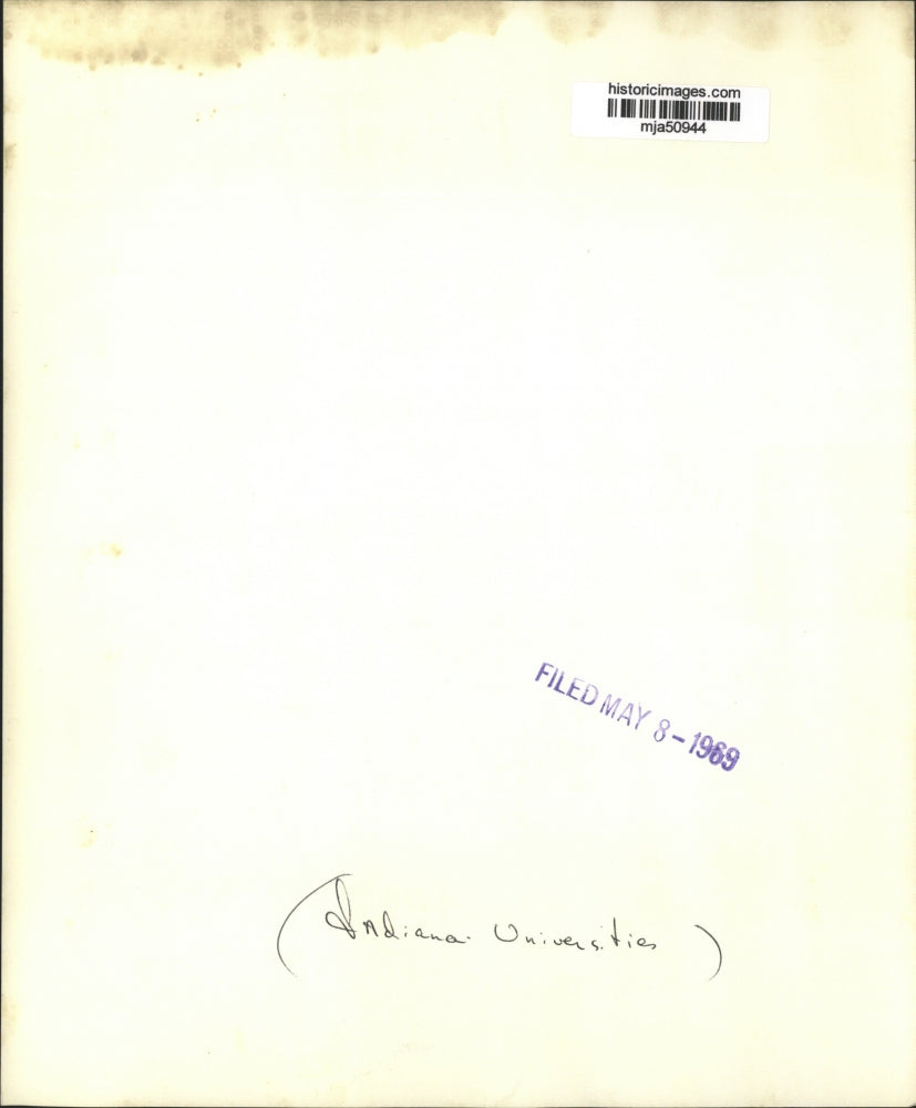 1969 Press Photo Indiana State Policemen use Mace on Purdue students - mja50944