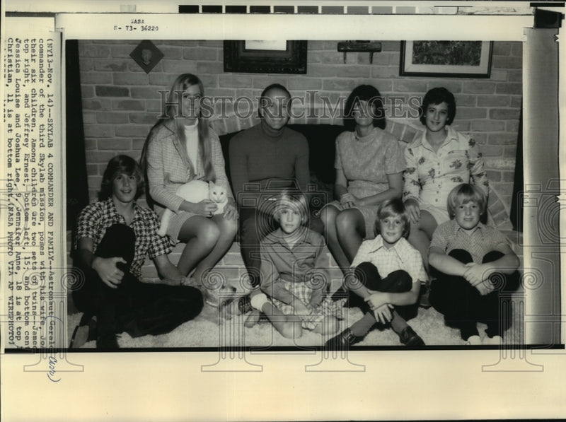 Load image into Gallery viewer, 1973 Press Family of Skylab 4 Astronaut Gerald Carr - mja50995
