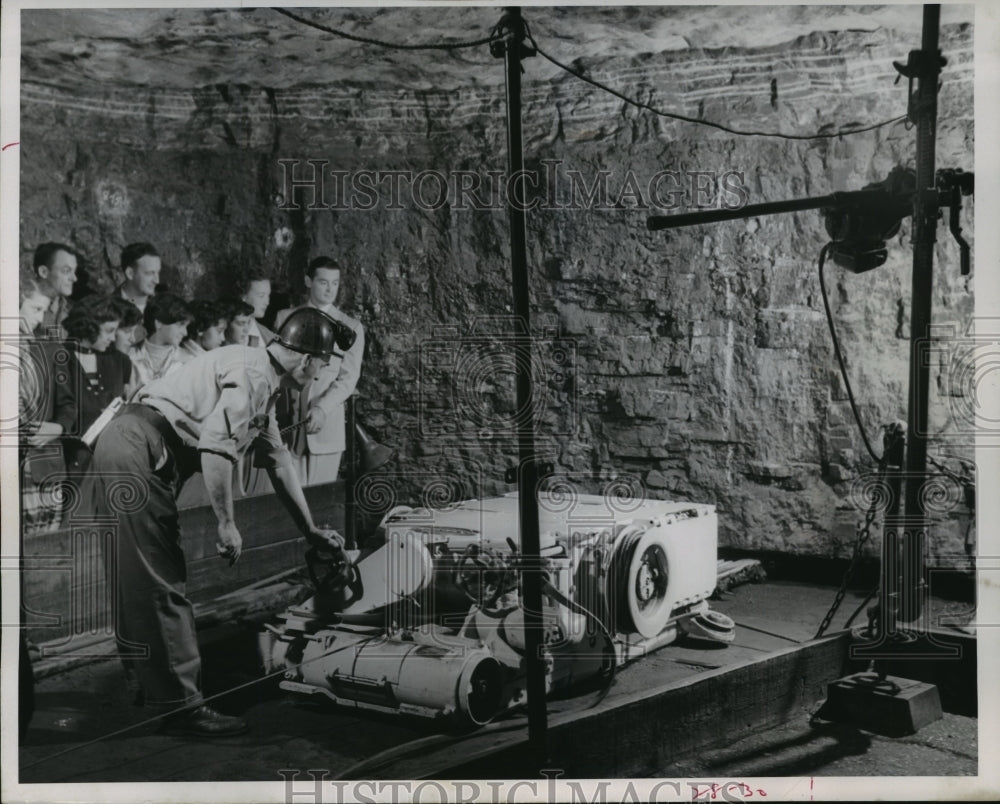 1952 Press Photo Undercutter, Modern Mining Machine, Chicago, Illinois- Historic Images