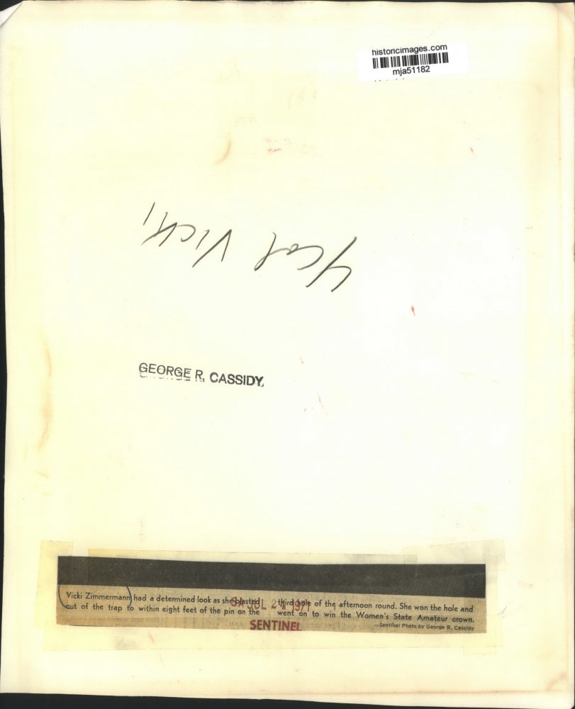 1971 Press Photo Vicki Zimmermann blasts out of the trap on her way to a win