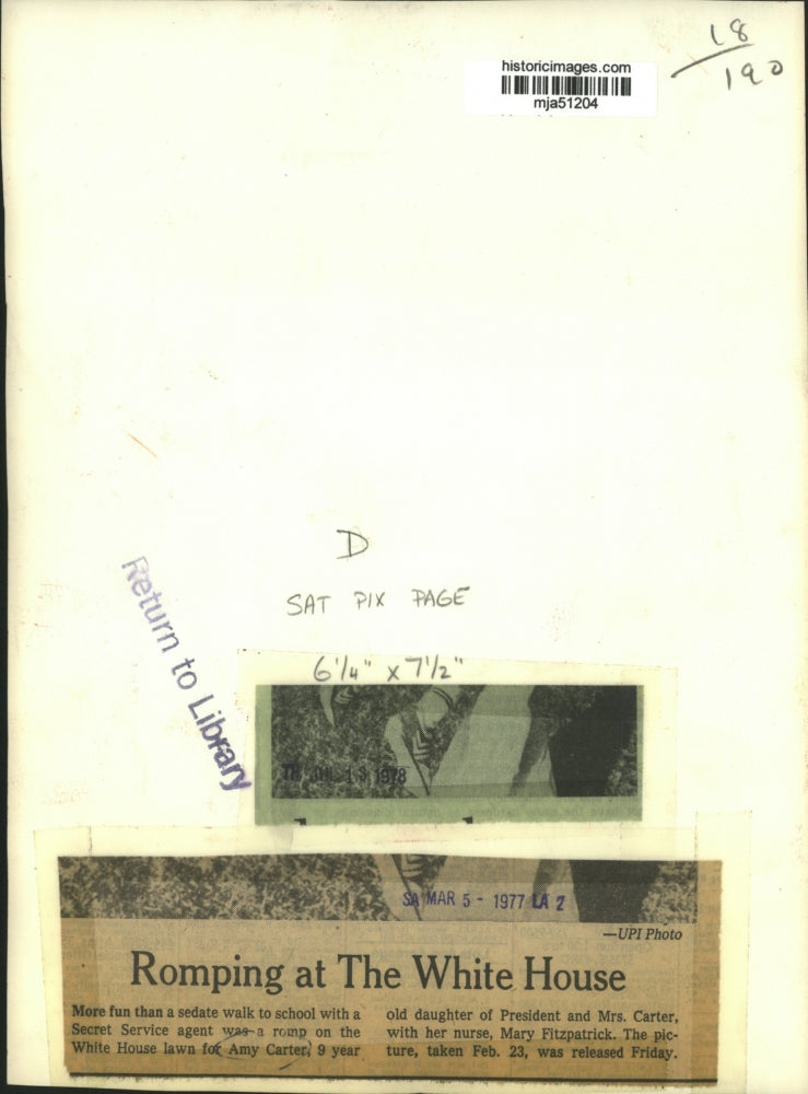 1977 Press Photo Amy Carter with nurse, Mary Fitzpatrick on White House Lawn