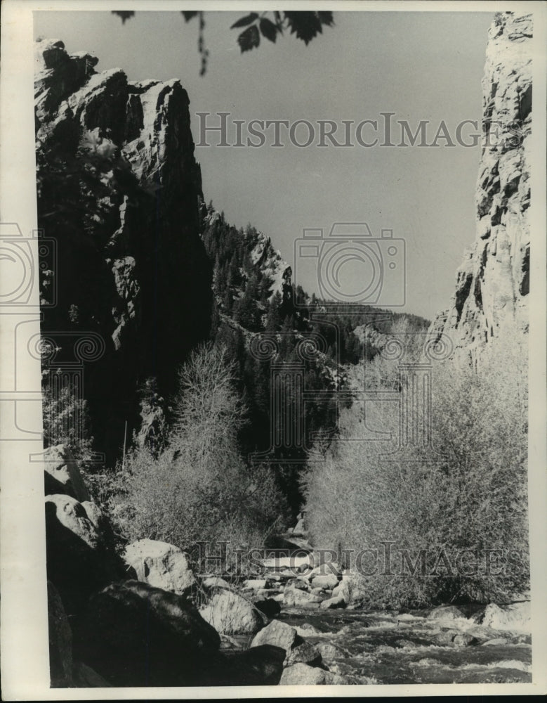 1977 Press Photo El Dorado Springs canyon in Colorado is a rock climber's dream