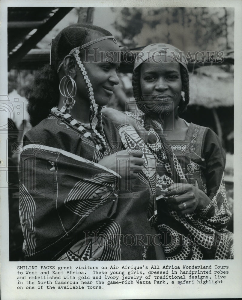 1971 Press Photo African girls in North Cameroun in traditional robes & jewelry
