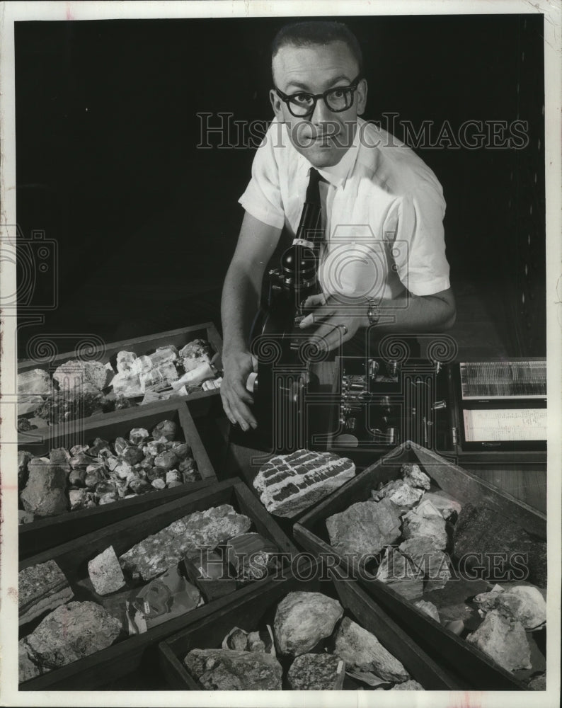 1964 Press Photo University of Wisconsin professor Carl J. Bowser- Historic Images