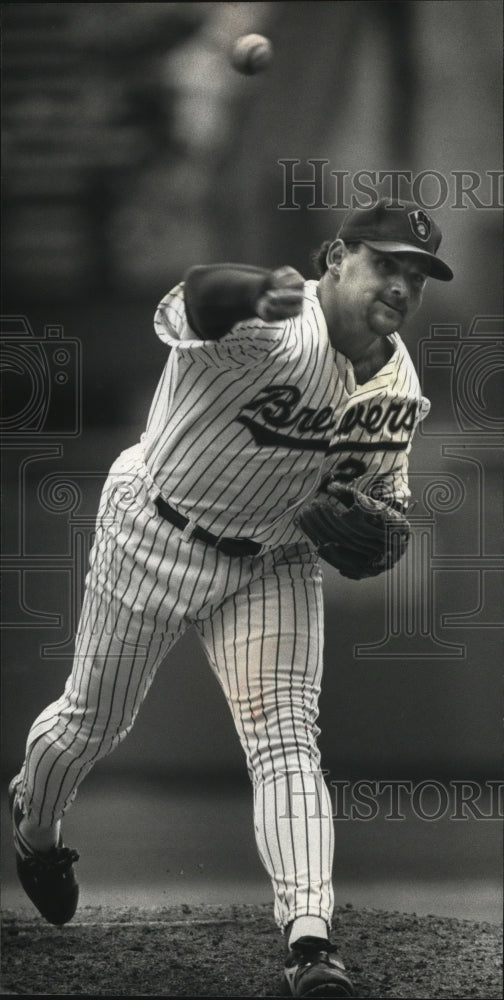 1991 Press Photo Chris Bosio Pitching for the Milwaukee Brewers against Rangers- Historic Images