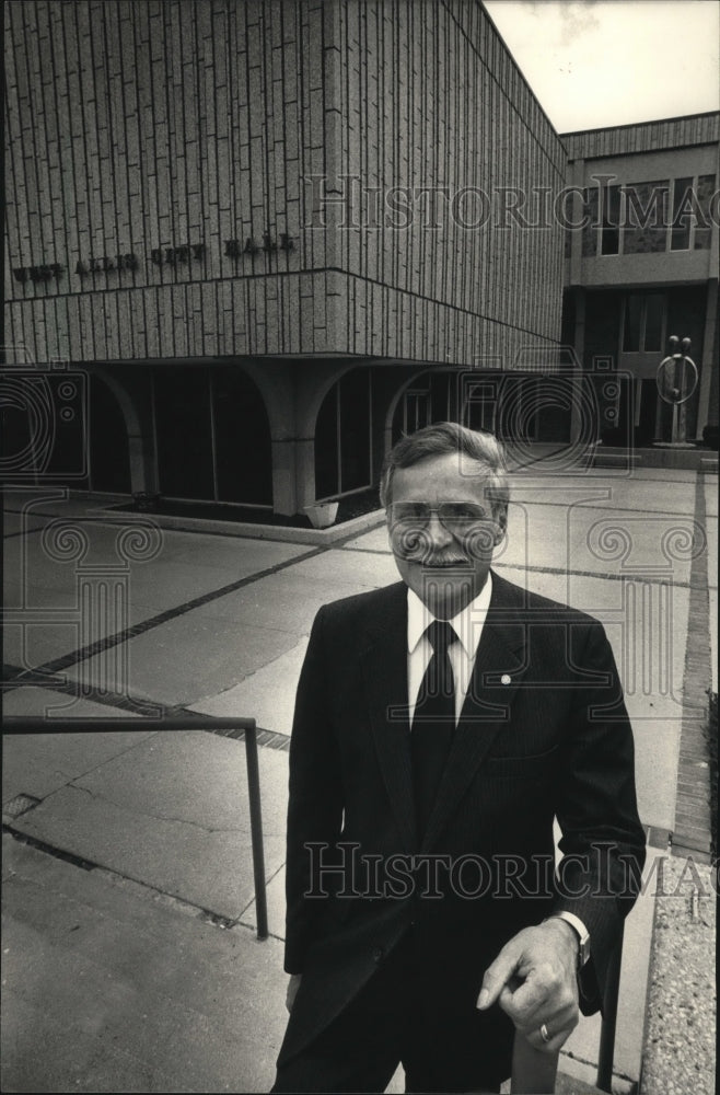 1968 Press Photo West Allis mayor-elect Fred J. Cashmore - mja53185
