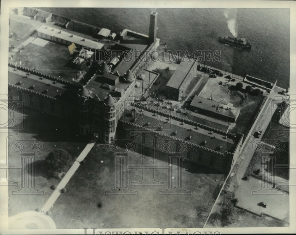 1932 Press Photo Aerial View of Welfare Island, New York City During Prison Riot- Historic Images