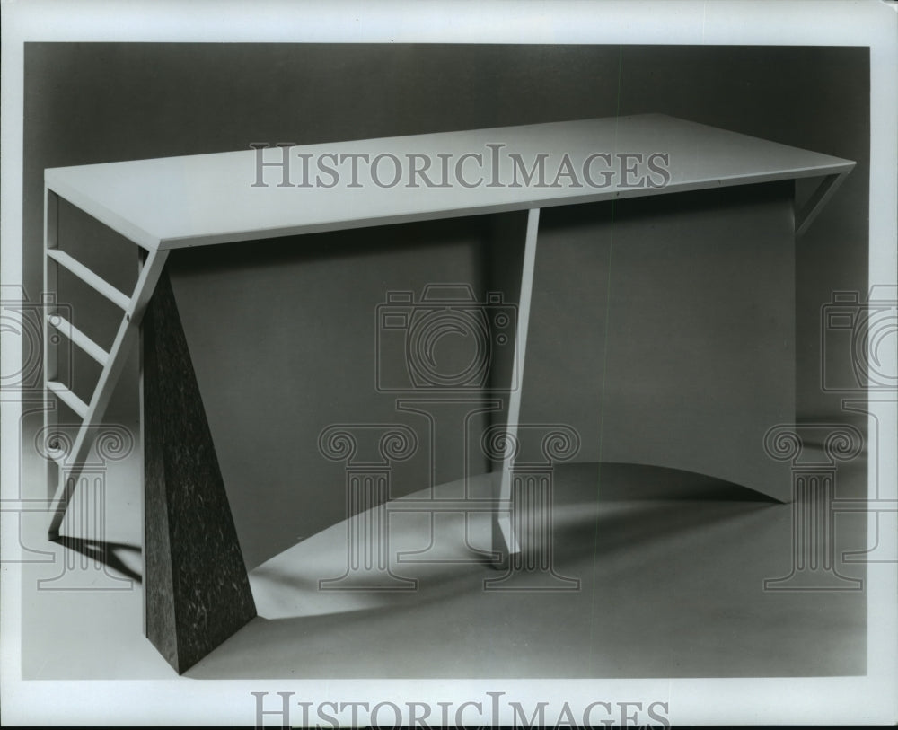 1985 Press Photo Designs from Joseph Valerio to dÃ©but at national preview- Historic Images