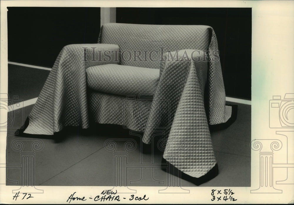 1988 Press Photo Slipcovers draping a chair- Historic Images